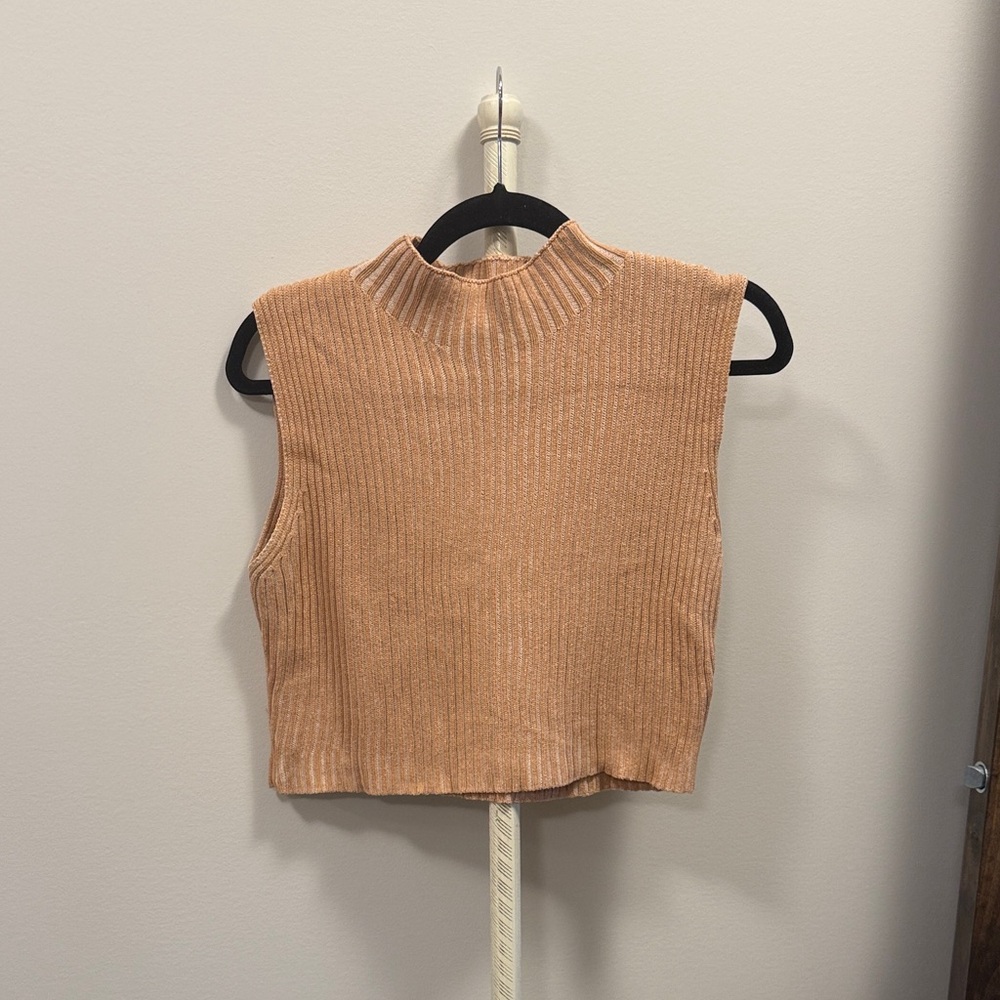 Glamorous Ribbed Sleeveless Crop Top in Tan